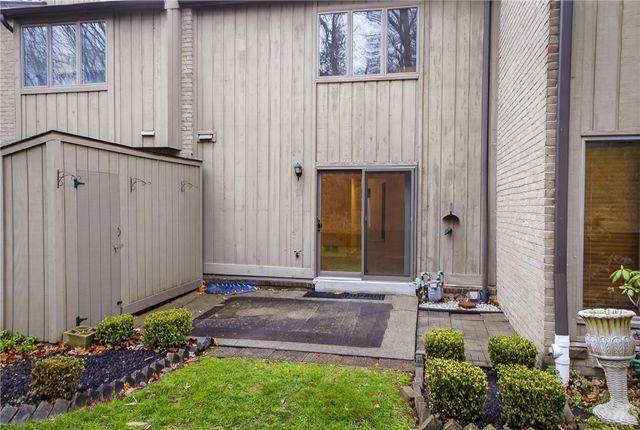 363 Hawthorne Ct, Ross Twp, PA 15237