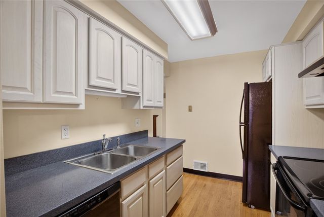 363 Hawthorne Ct, Ross Twp, PA 15237