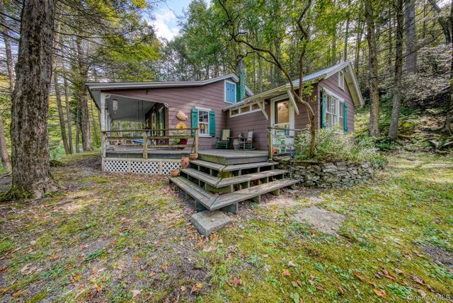 2 Shingle Kill Court, Sparrowbush, NY 12780