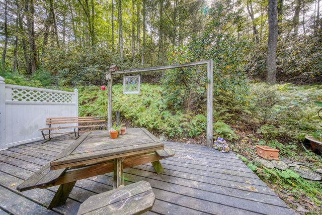 2 Shingle Kill Court, Sparrowbush, NY 12780