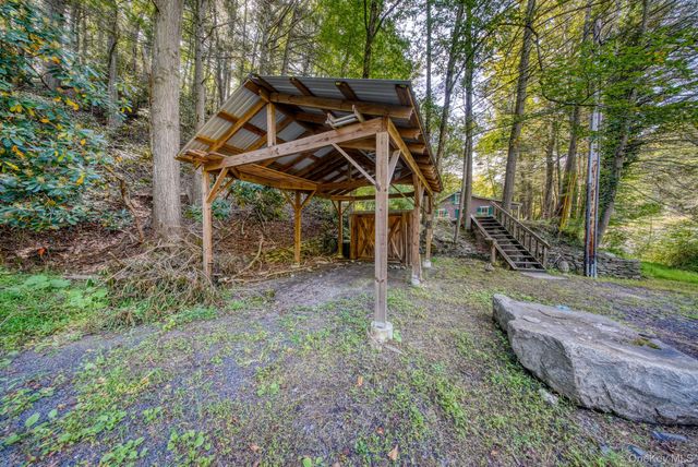 2 Shingle Kill Court, Sparrowbush, NY 12780