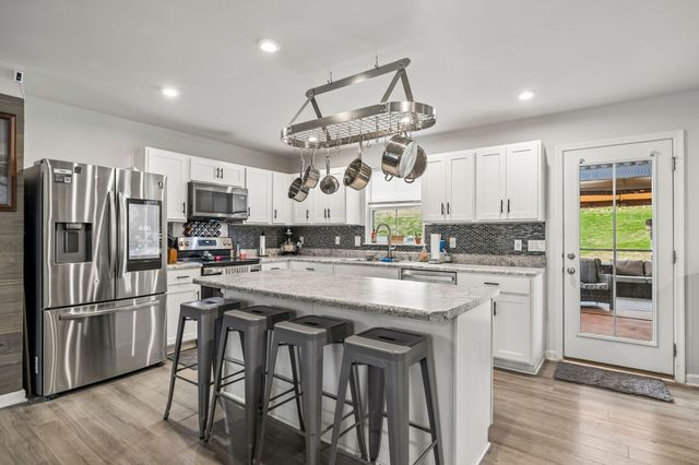 4124 S Downs Cir, White House, TN 37188