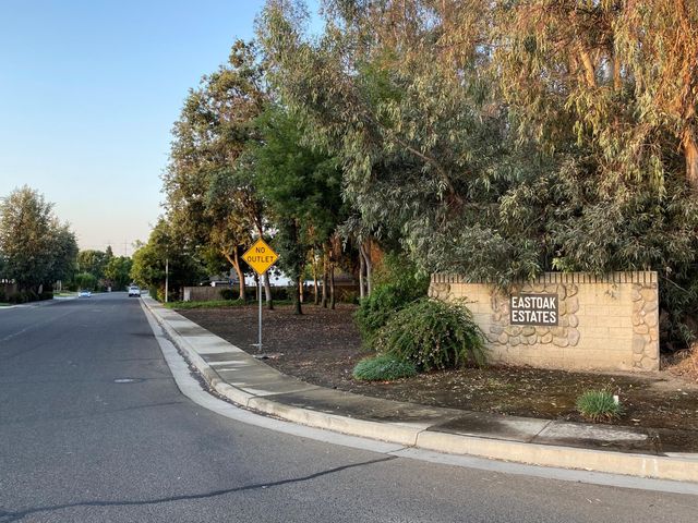 4434 E Wildwood Court, Visalia, CA 93292