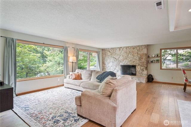 2337 W Hills Drive, Longview, WA 98632
