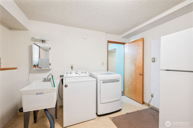 2337 W Hills Drive, Longview, WA 98632
