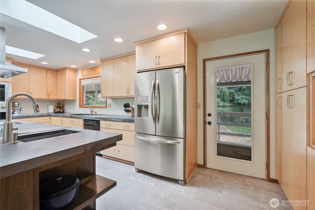 2337 W Hills Drive, Longview, WA 98632