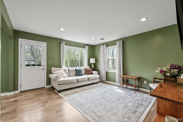 1816 June Avenue, Rochester Hills, MI 48309