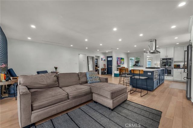 7460 Sausalito, West Hills, CA 91307