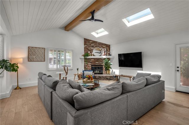 7460 Sausalito, West Hills, CA 91307