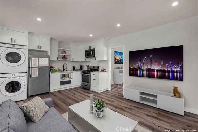 7460 Sausalito, West Hills, CA 91307
