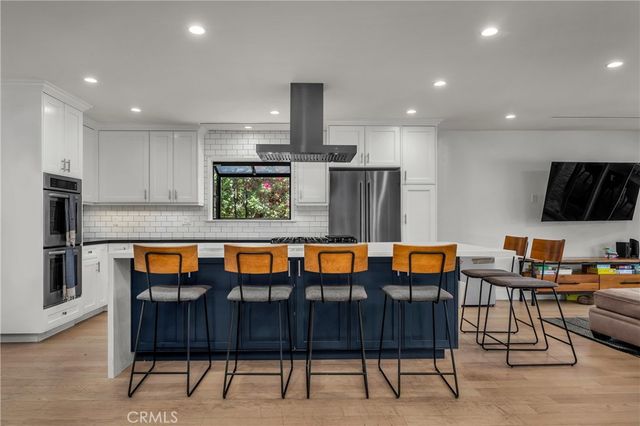 7460 Sausalito, West Hills, CA 91307