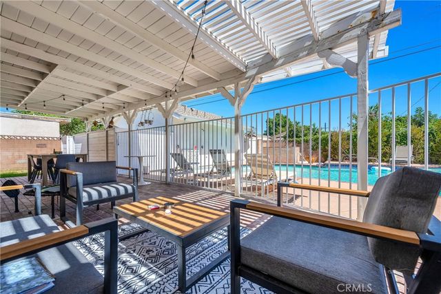 7460 Sausalito, West Hills, CA 91307