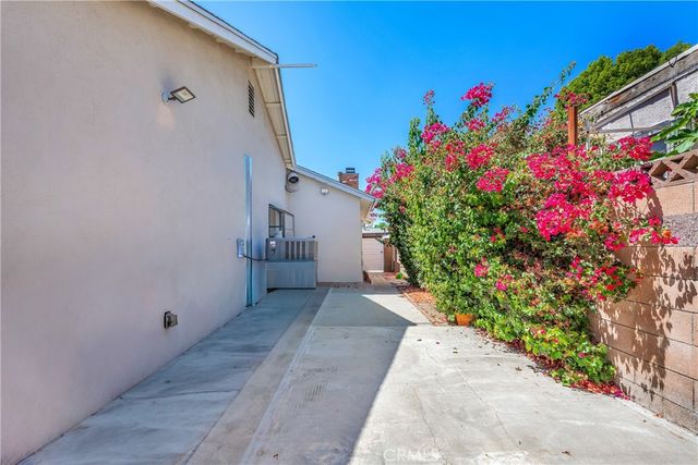 7460 Sausalito, West Hills, CA 91307