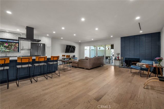 7460 Sausalito, West Hills, CA 91307