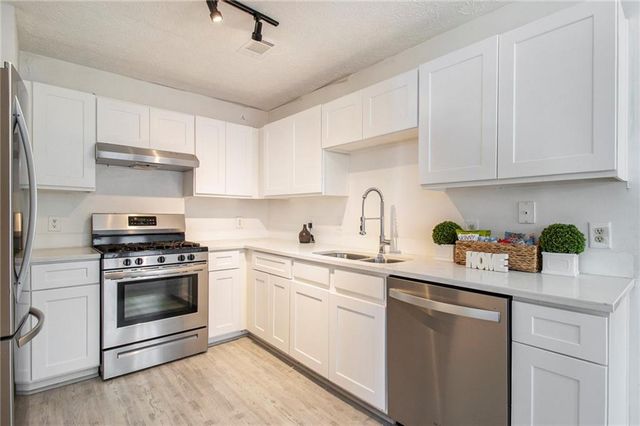 1025 Lakeside Circle, Covington, GA 30016