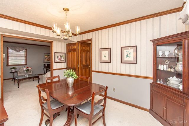 471 Roselake Drive, Centerville, OH 45458