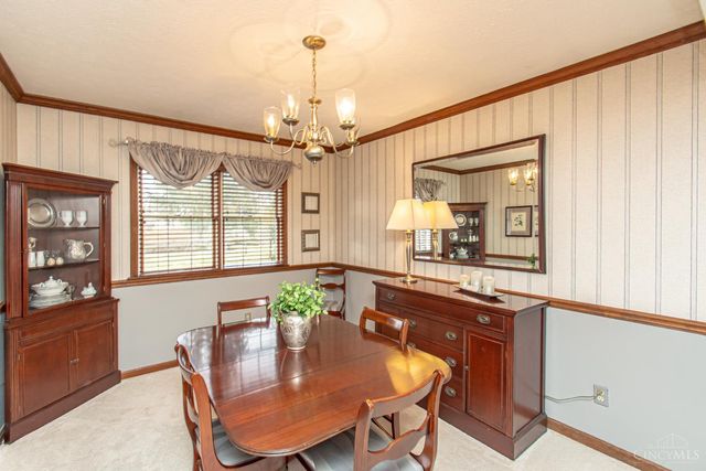 471 Roselake Drive, Centerville, OH 45458