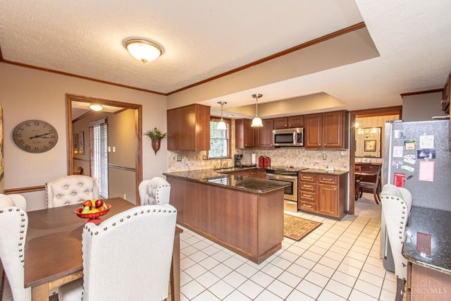 471 Roselake Drive, Centerville, OH 45458