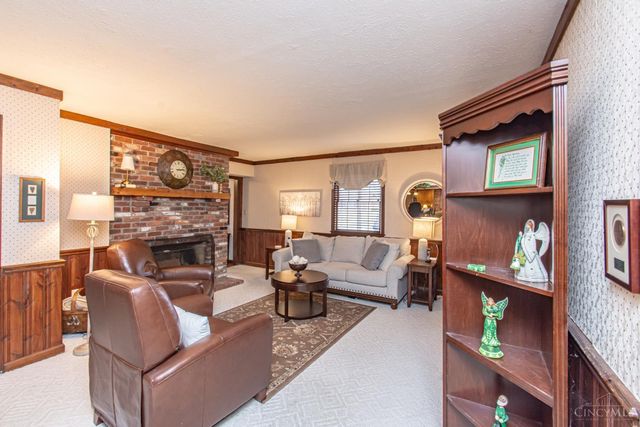 471 Roselake Drive, Centerville, OH 45458