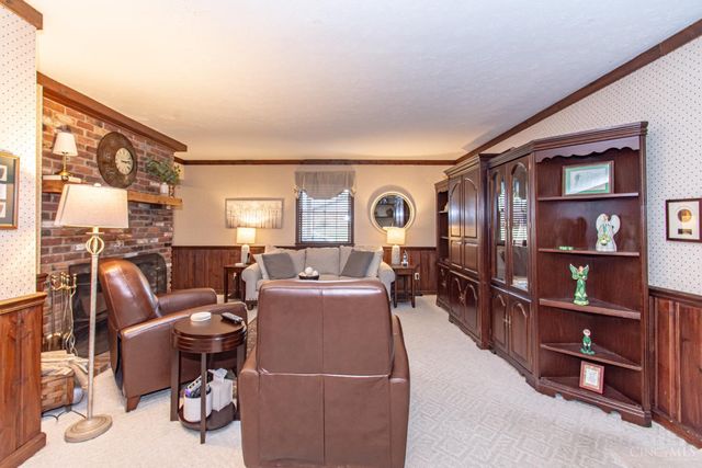 471 Roselake Drive, Centerville, OH 45458