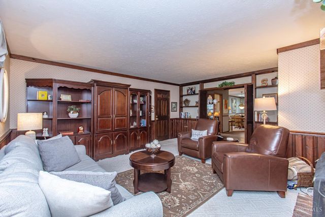 471 Roselake Drive, Centerville, OH 45458