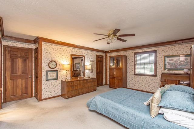 471 Roselake Drive, Centerville, OH 45458