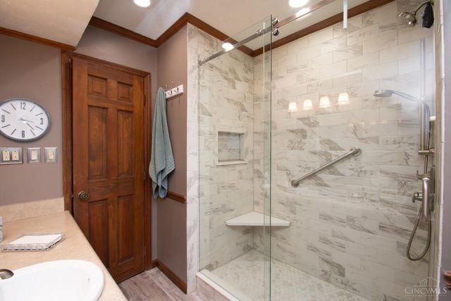 471 Roselake Drive, Centerville, OH 45458