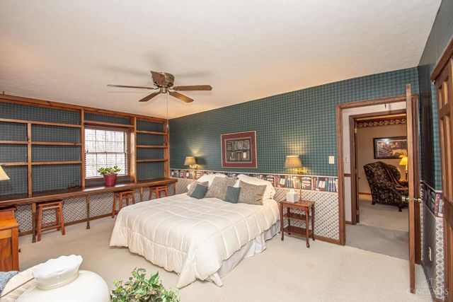 471 Roselake Drive, Centerville, OH 45458