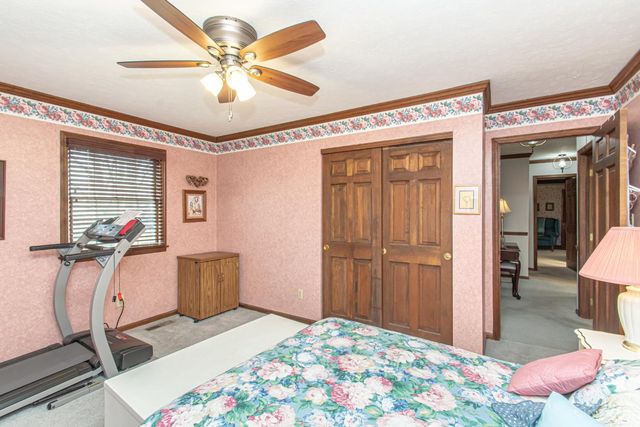 471 Roselake Drive, Centerville, OH 45458