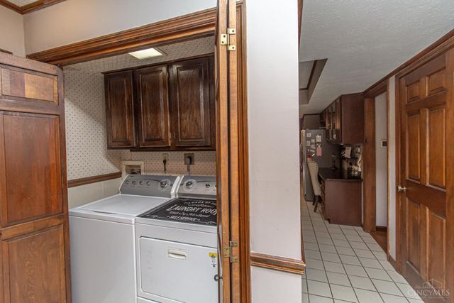 471 Roselake Drive, Centerville, OH 45458