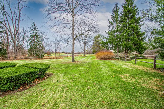 471 Roselake Drive, Centerville, OH 45458