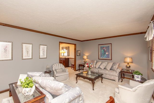 471 Roselake Drive, Centerville, OH 45458