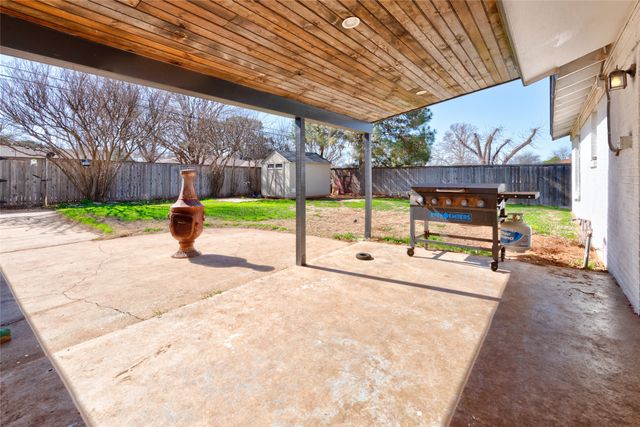 1704 E 14th Street, Sweetwater, TX 79556