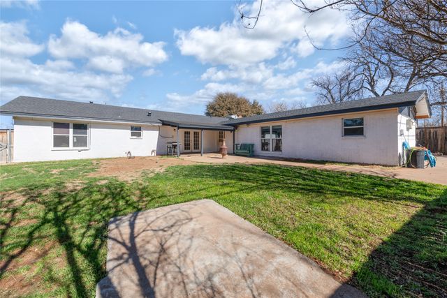 1704 E 14th Street, Sweetwater, TX 79556