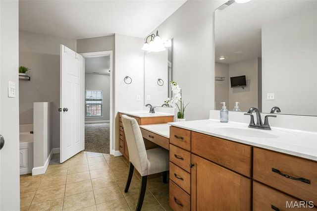 980 Carnegie Knolls Drive, O'fallon, IL 62269