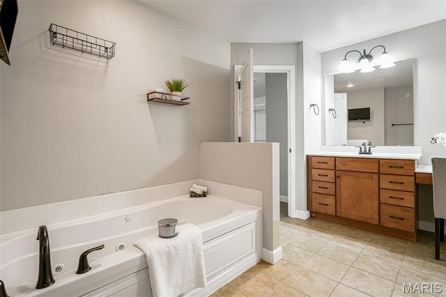 980 Carnegie Knolls Drive, O'fallon, IL 62269