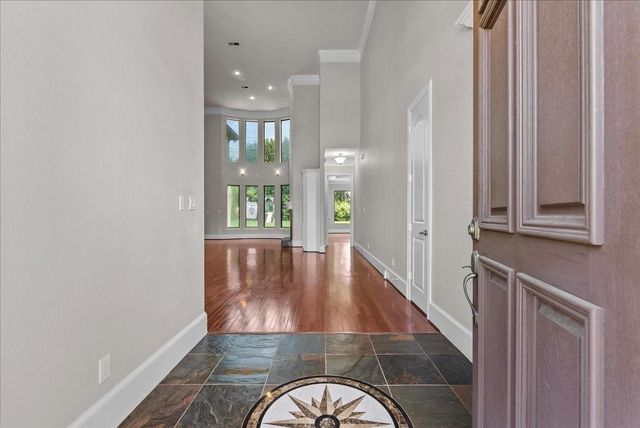 205 Del Monte Drive, Friendswood, TX 77546