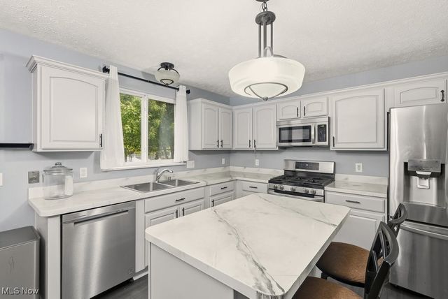 3553 Beaumont Drive, Brunswick, OH 44212