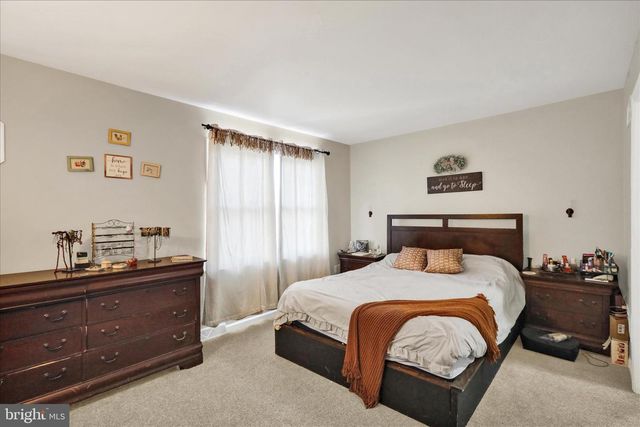 32 N CANAL ST, Leesport, PA 19533