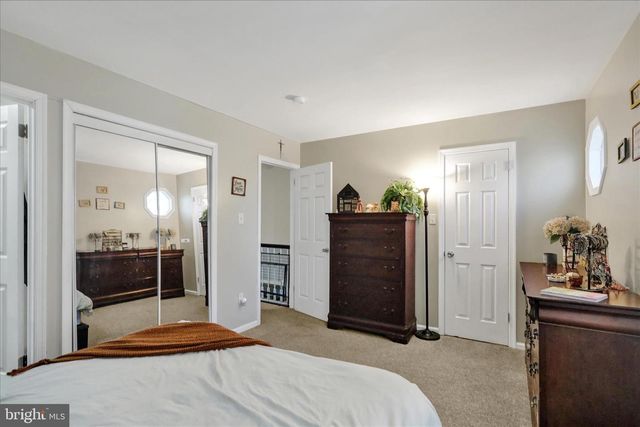 32 N CANAL ST, Leesport, PA 19533