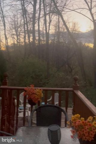 32 N CANAL ST, Leesport, PA 19533