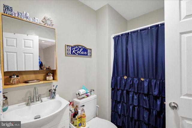 32 N CANAL ST, Leesport, PA 19533