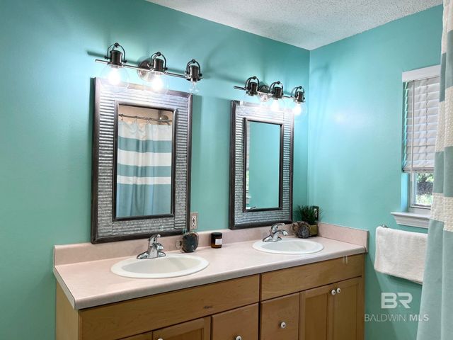 6991 Manskow Lane, Gulf Shores, AL 36542