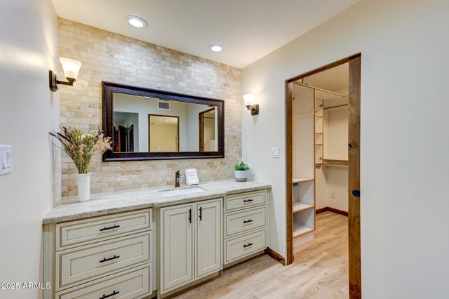 1820 Eagle Claw Drive, Carefree, AZ 85377