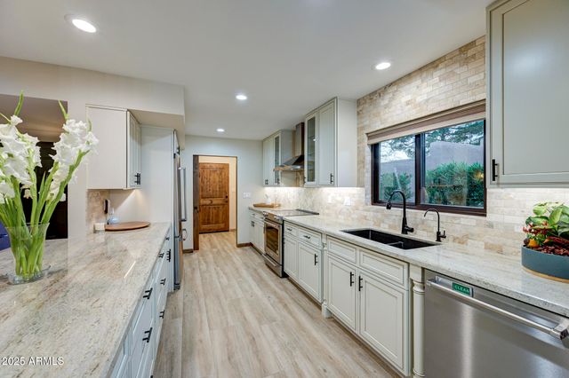 1820 Eagle Claw Drive, Carefree, AZ 85377