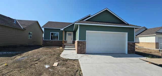 5061 N Toben Ct, Bel Aire, KS 67226