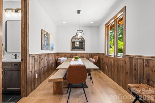 1030 High Valley Overlook, Banner Elk, NC 28604
