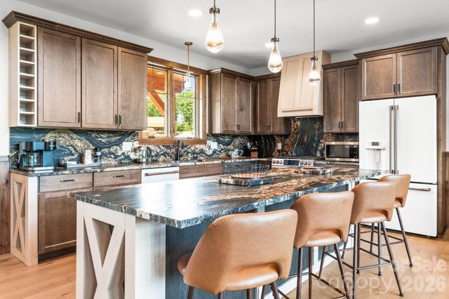 1030 High Valley Overlook, Banner Elk, NC 28604