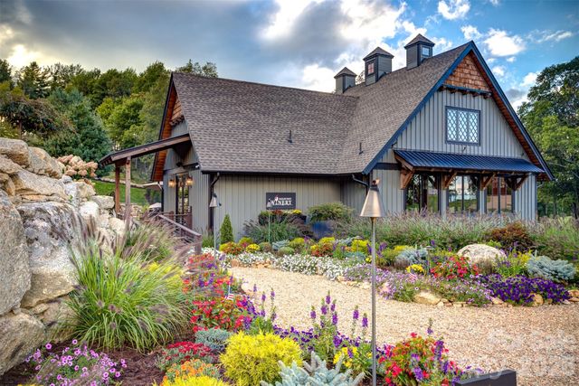 1030 High Valley Overlook, Banner Elk, NC 28604