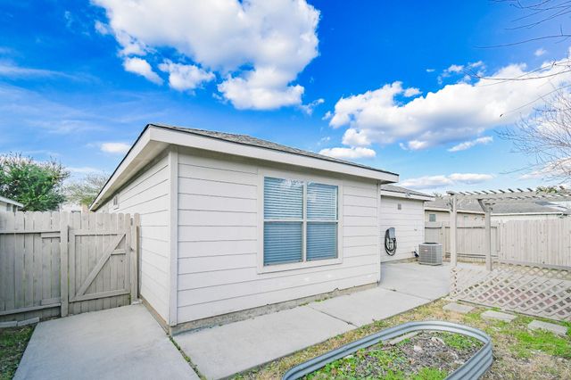 15639 Western Skies Drive, Houston, TX 77086